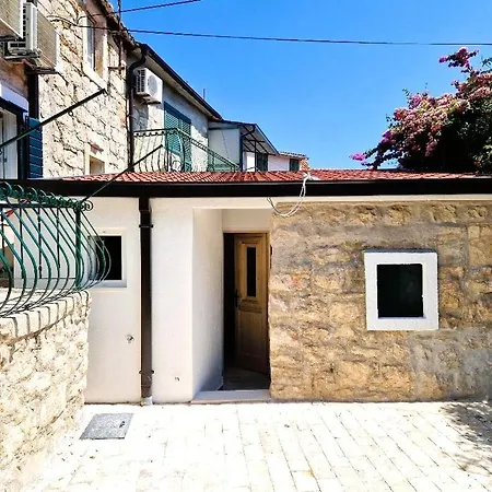 Old Town & Ela Place 3* Split