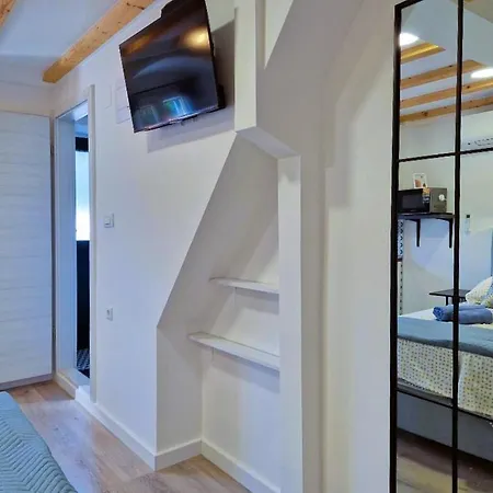 Old Town & Ela Place 3*