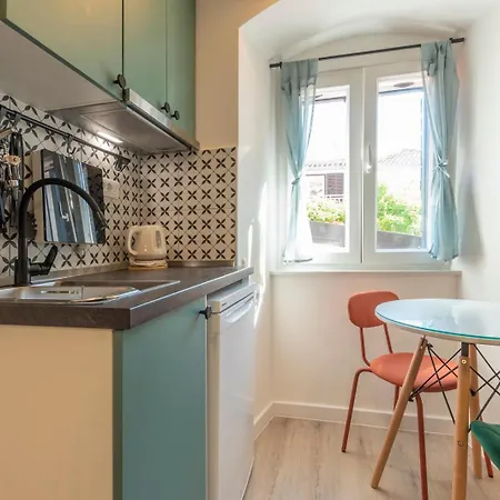 Old Town & Ela Place Гостьовий будинок