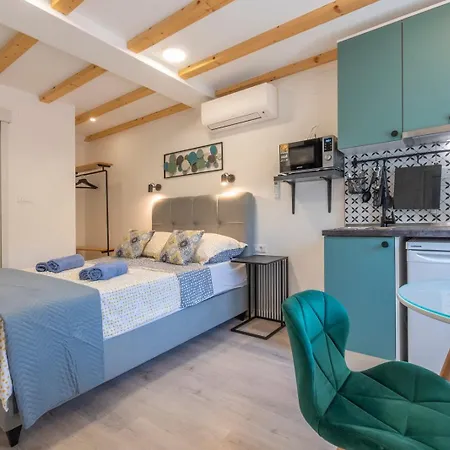 Gasthuis Old Town & Ela Place 3*