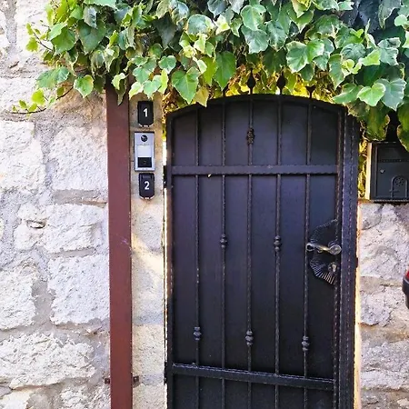 Old Town & Ela Place