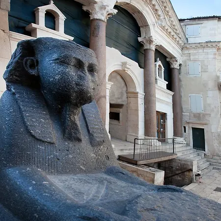 Old Town & Ela Place 3* Спліт