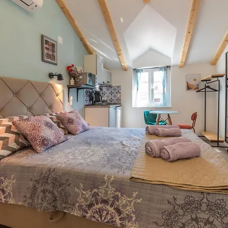 Old Town & Ela Place 3* سبليت