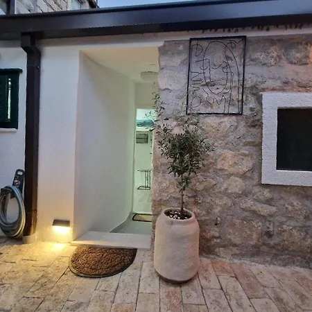 Old Town & Ela Place بيت ضيافة سبليت