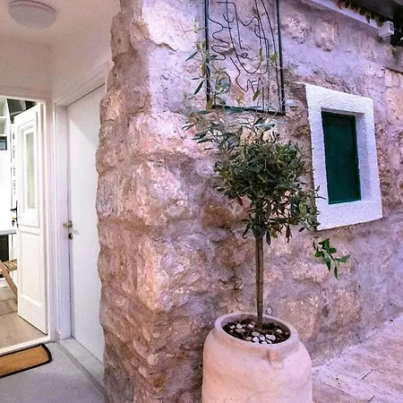 Old Town & Ela Place